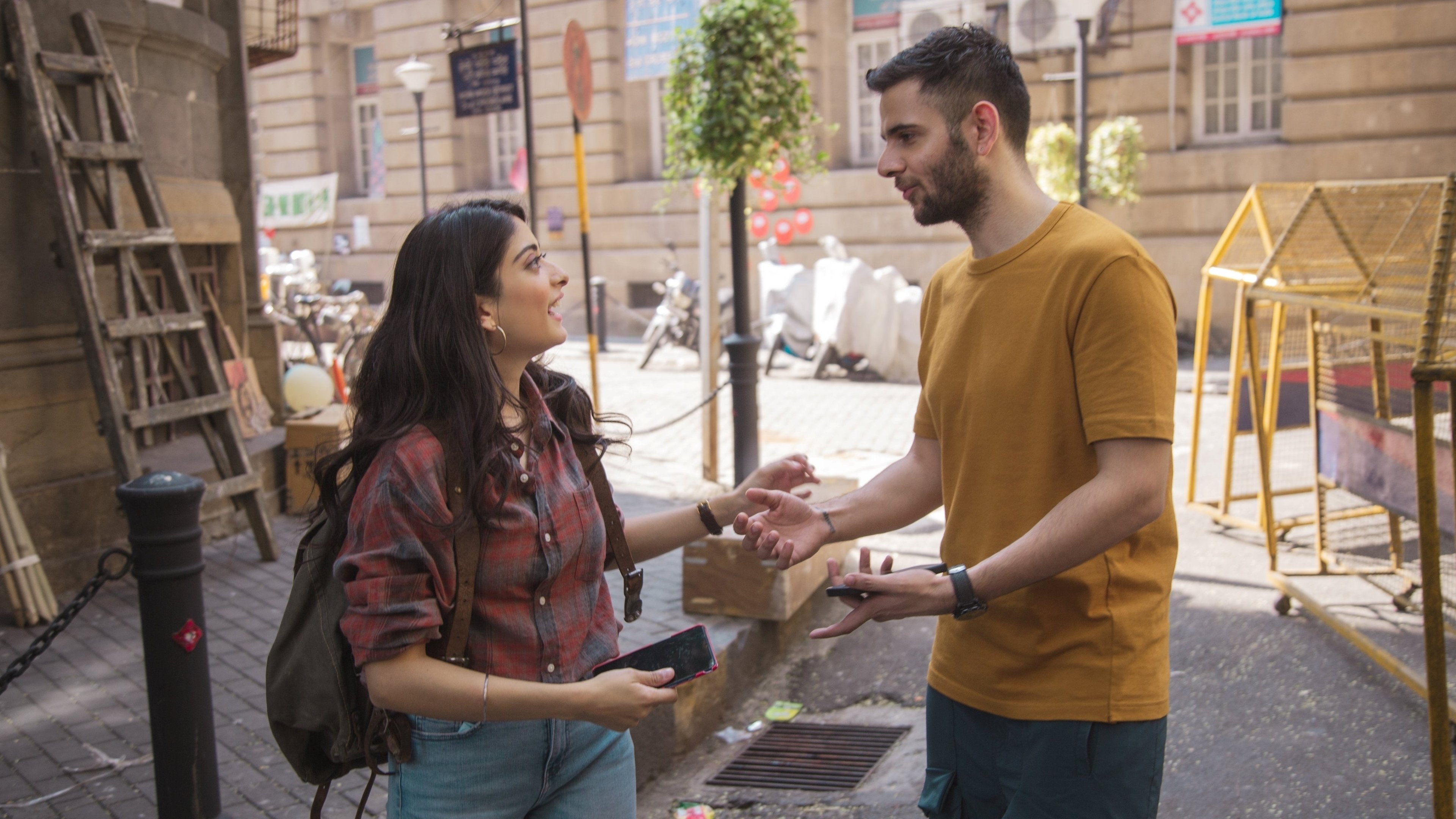 Feels Like Ishq Background