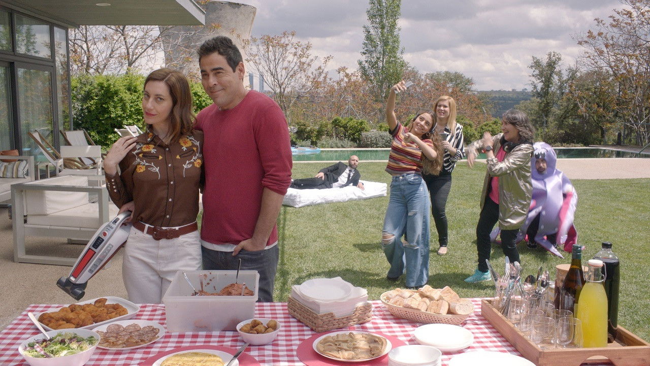 Fuera de serie Background