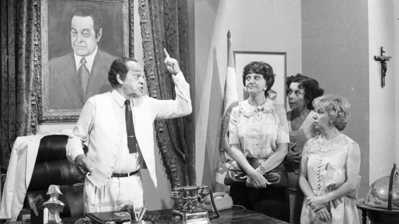 O Bem-Amado Background