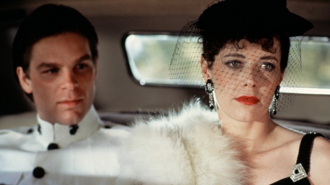 Emmanuelle 4 Background