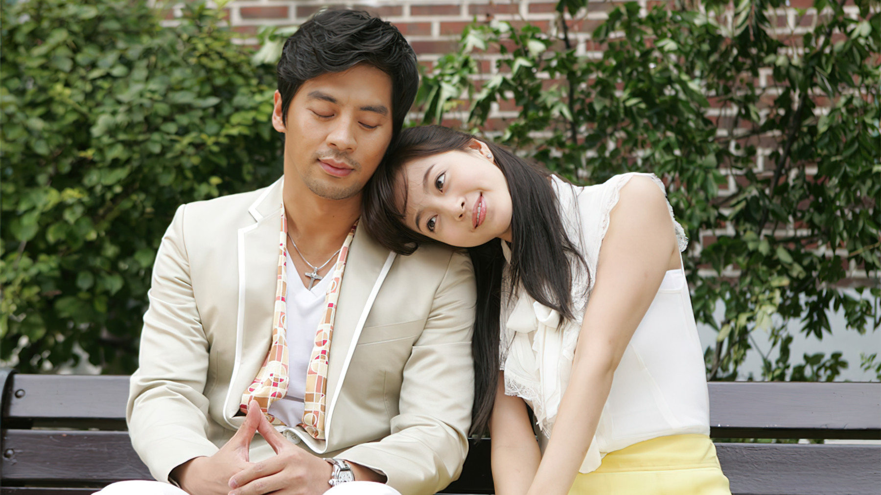 Miss Gold Digger Background