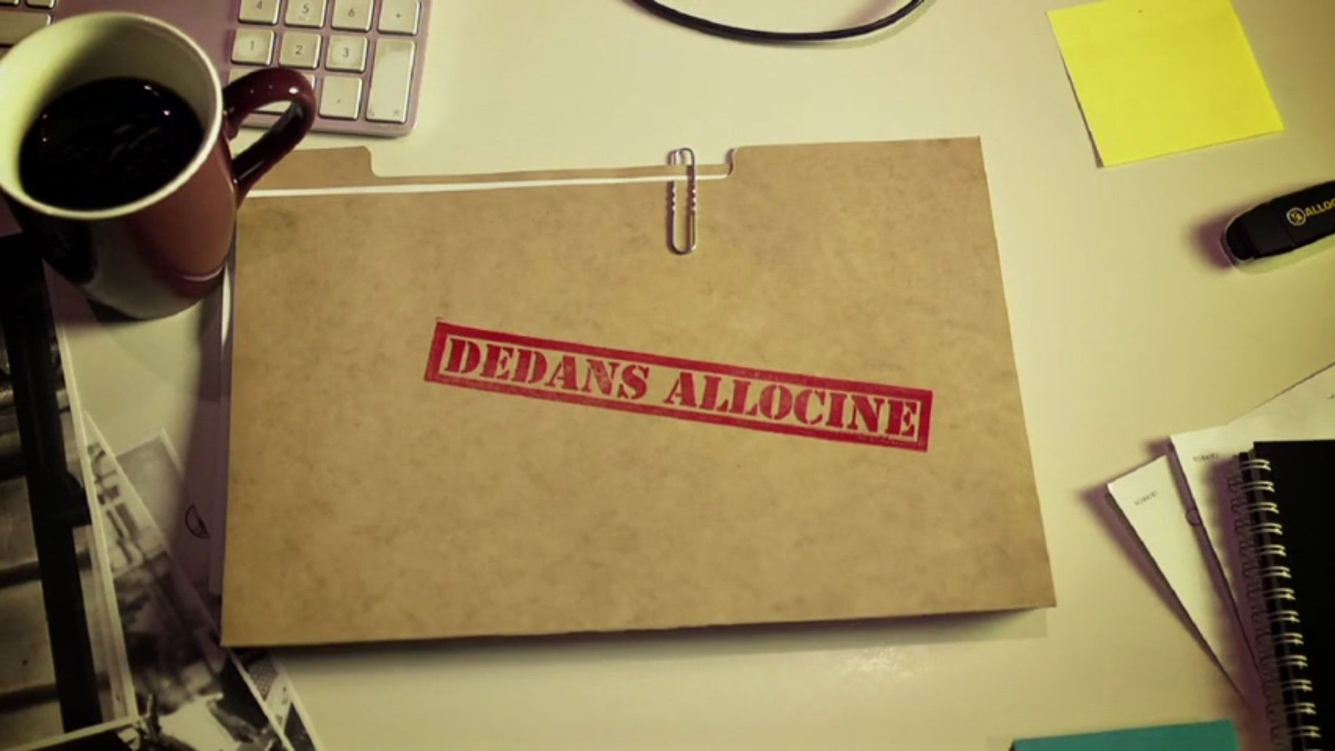 Dedans Allociné Background