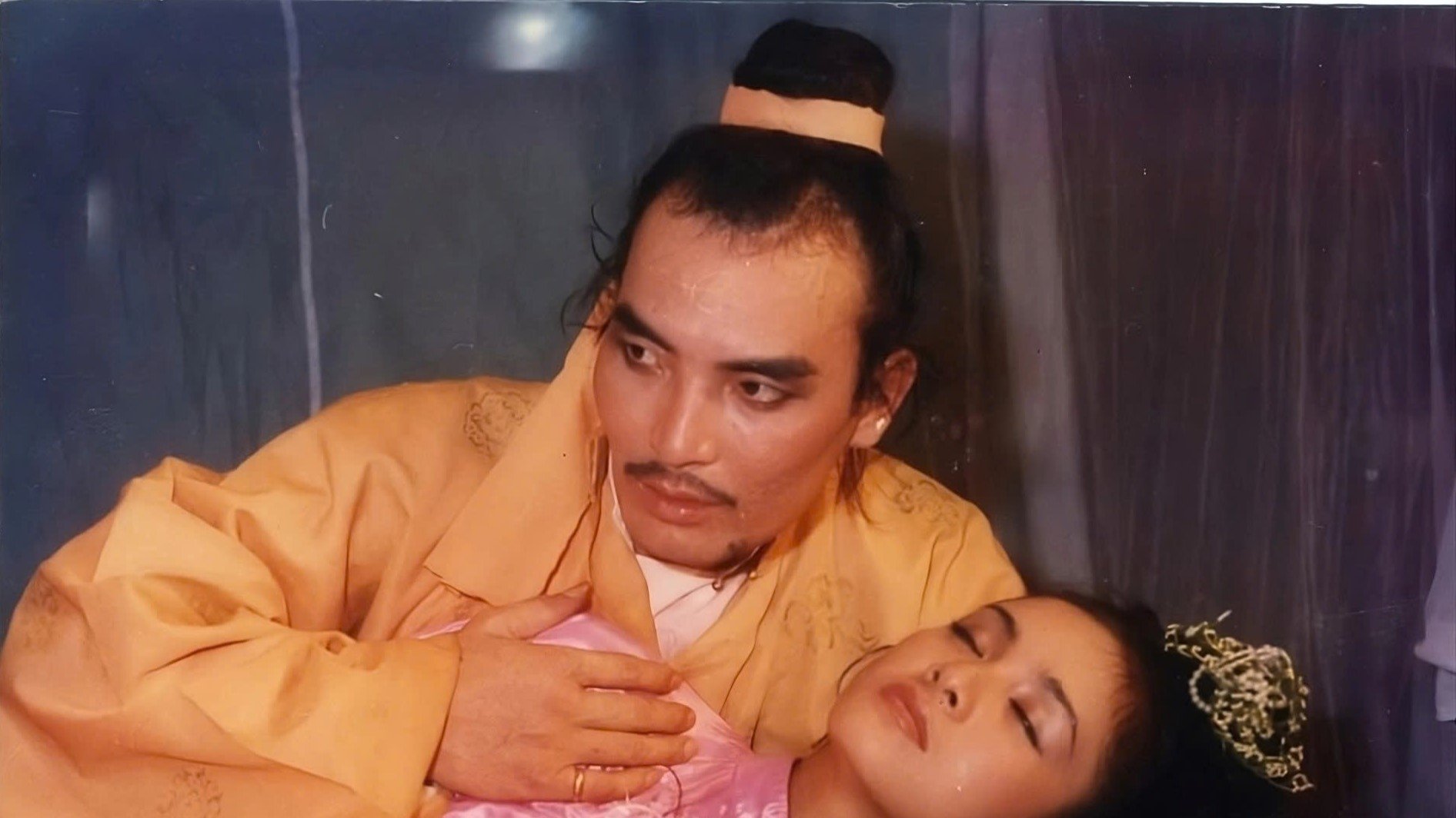 Night of Long Tri Background