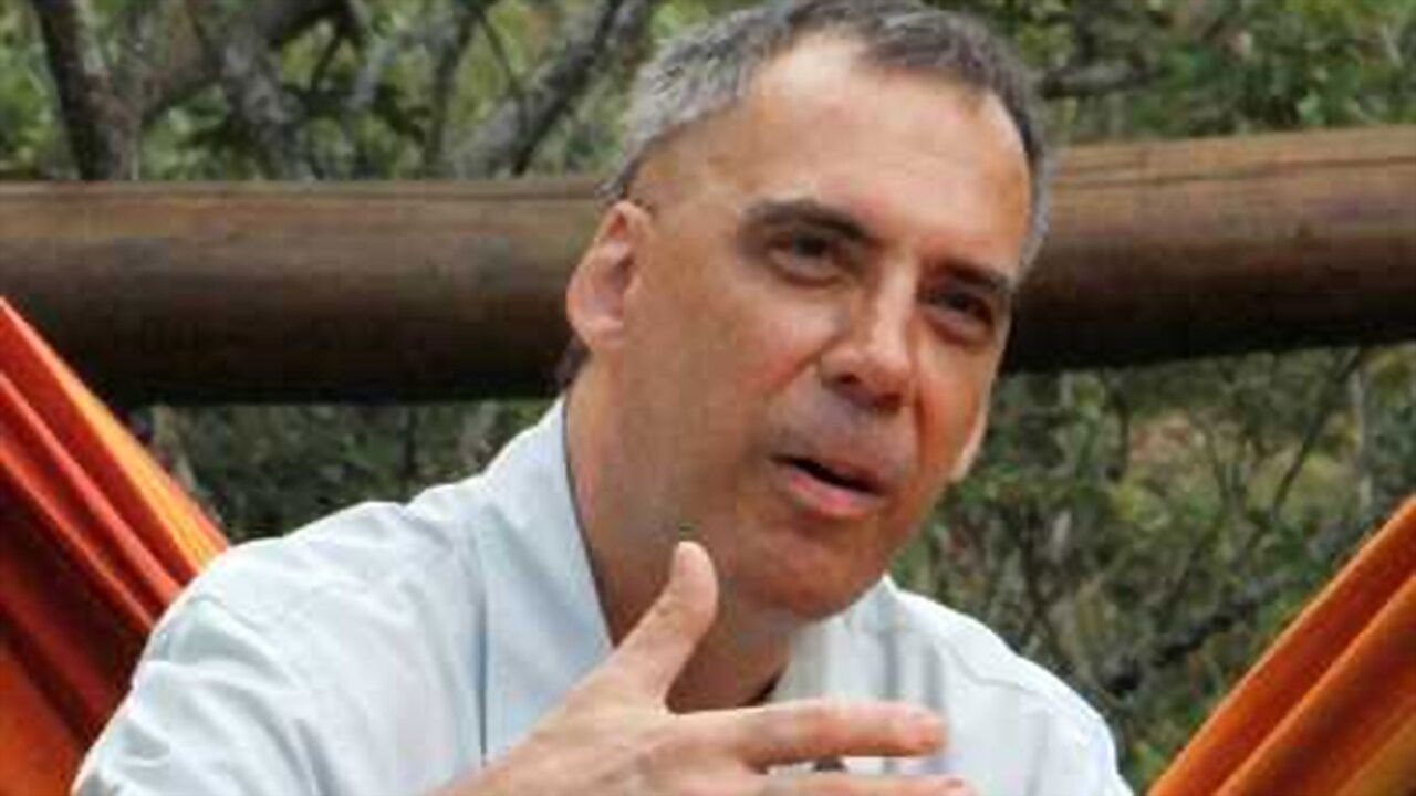 Com a Palavra, Arnaldo Antunes Background