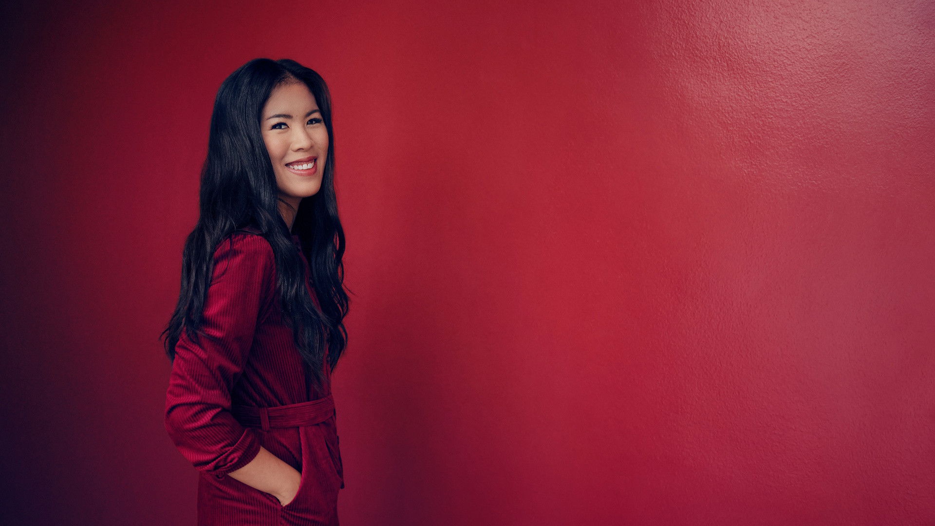 MaiThink X – Die Show Background