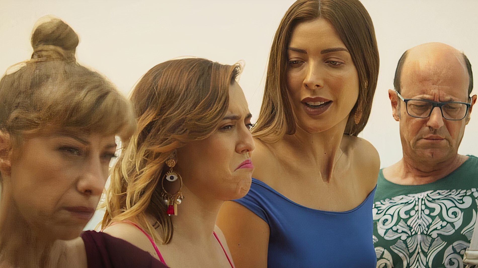 Ni de coña Background