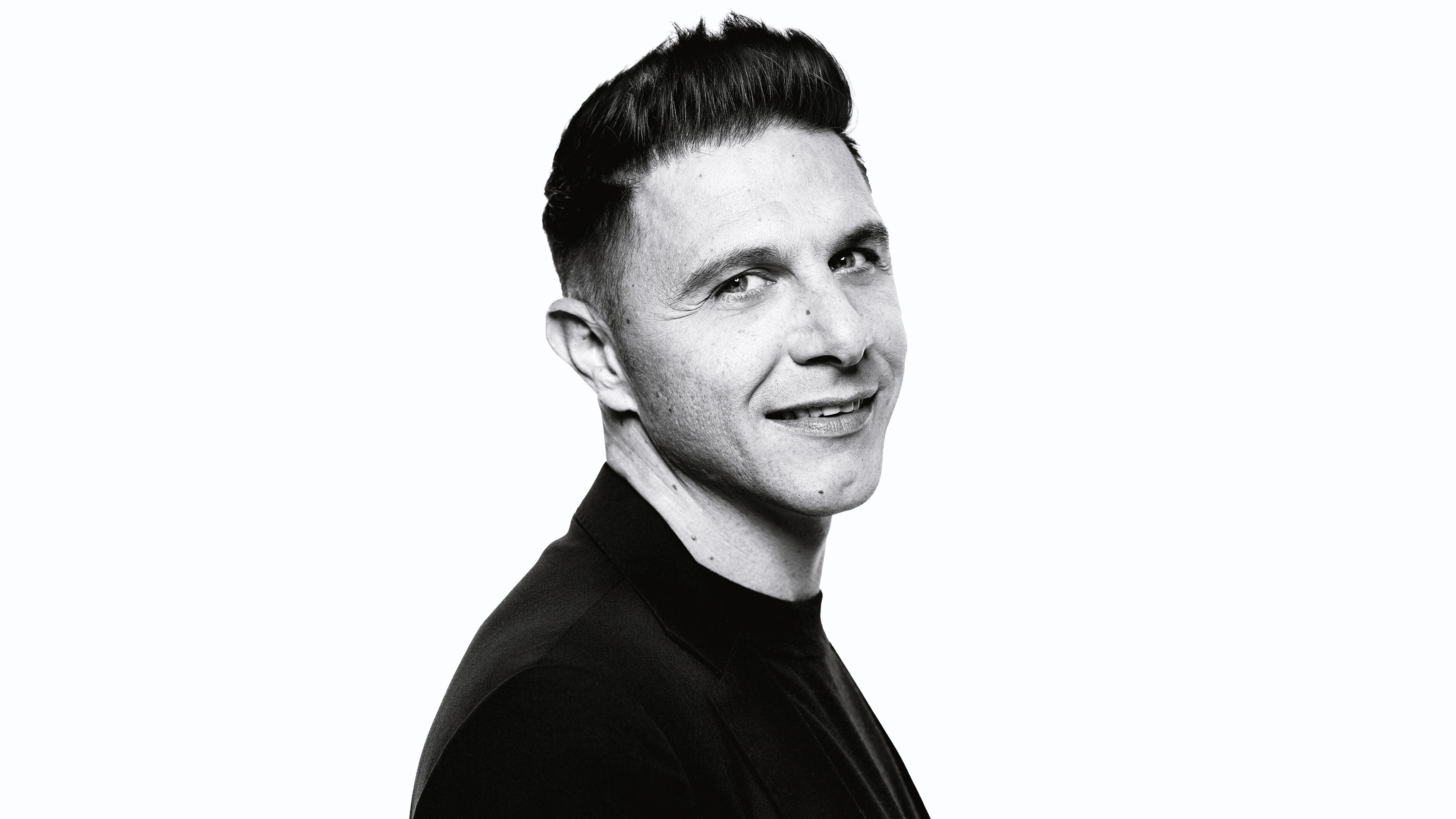 Joaquín, la penúltima y me voy Background