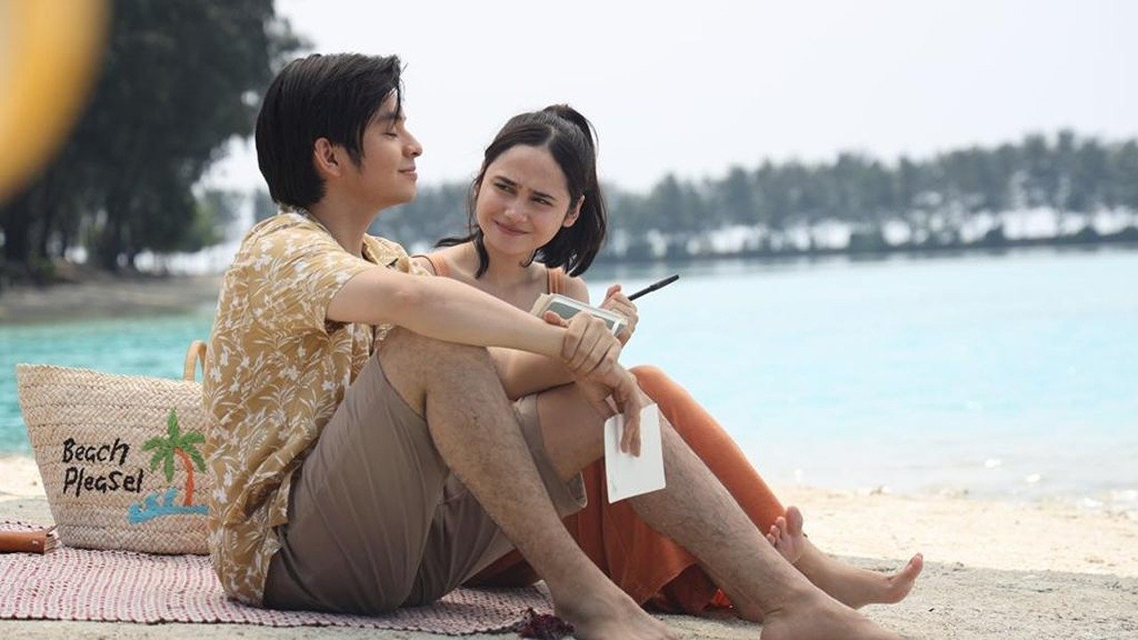 Catatan si Boy Background