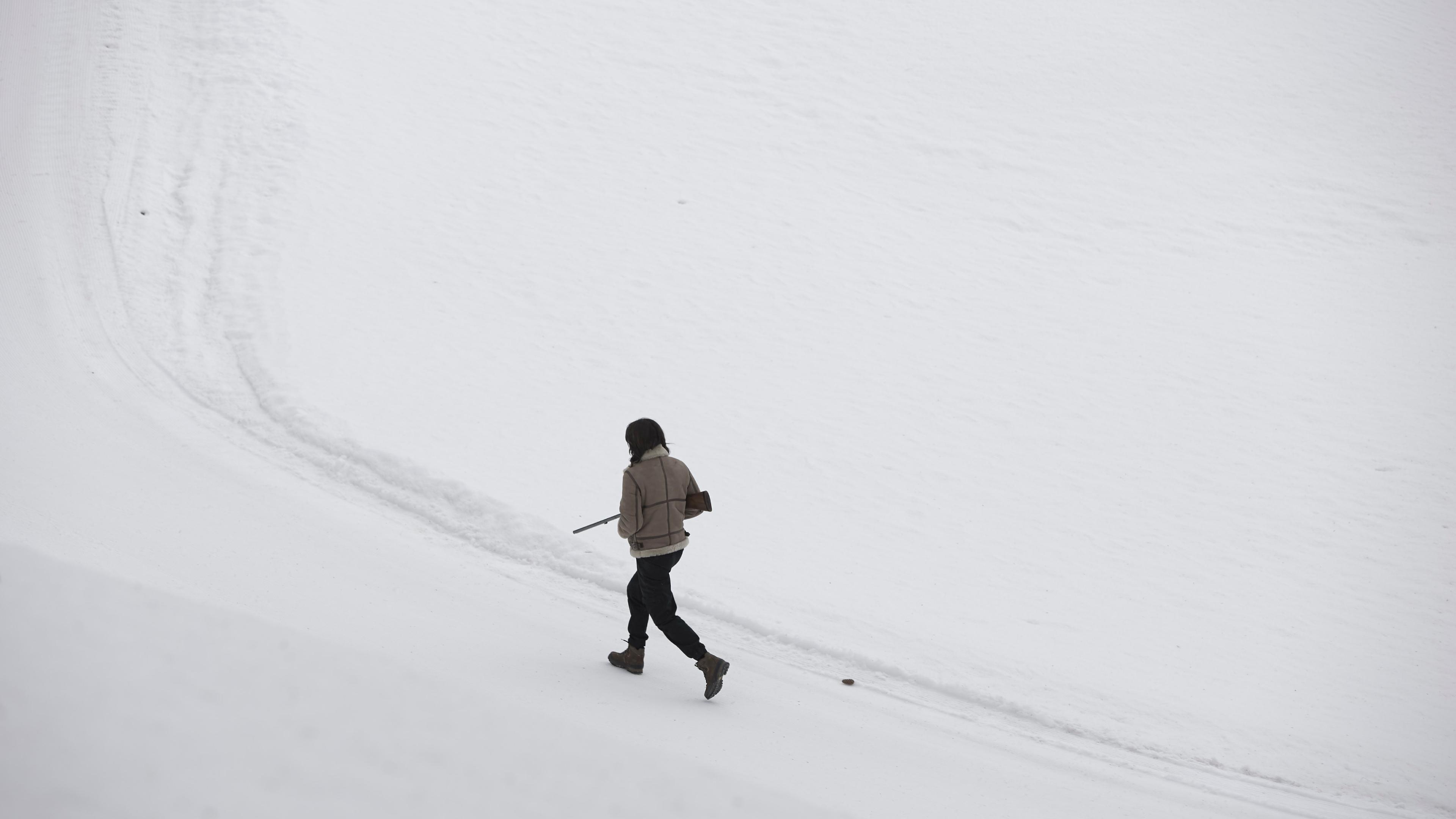 Let Her Kill You Background