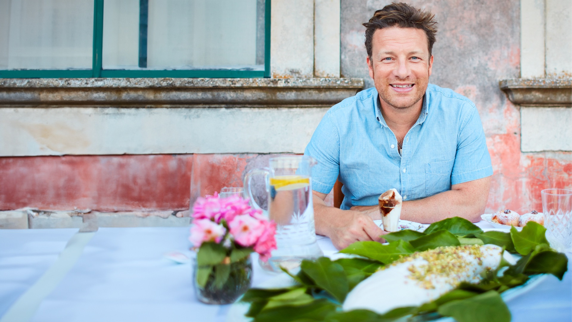 Jamie Cooks Italy Background