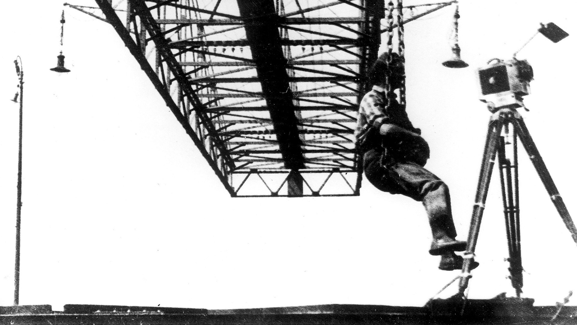 Kino-Pravda No. 12 Background