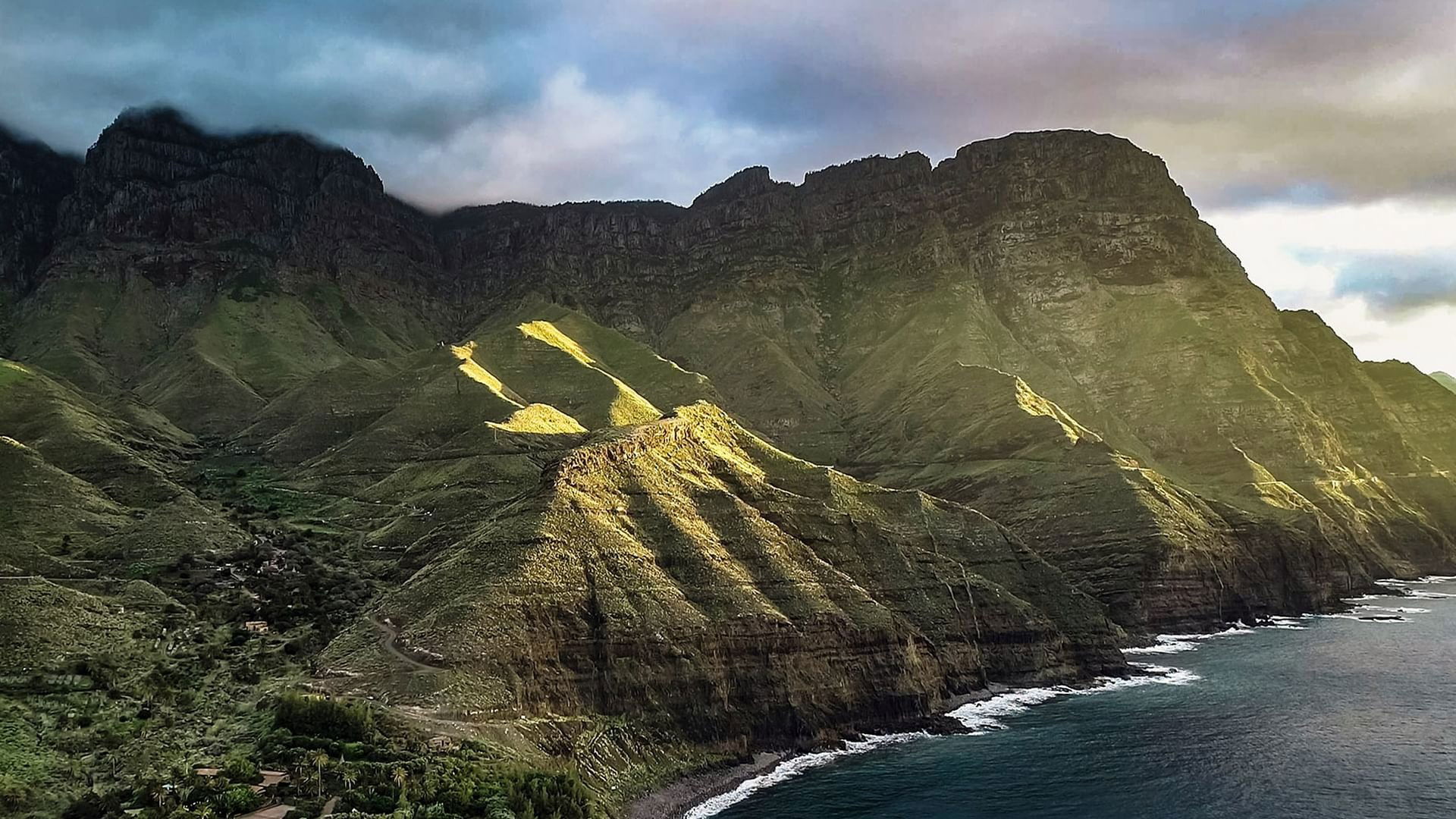 The Canary Islands Background