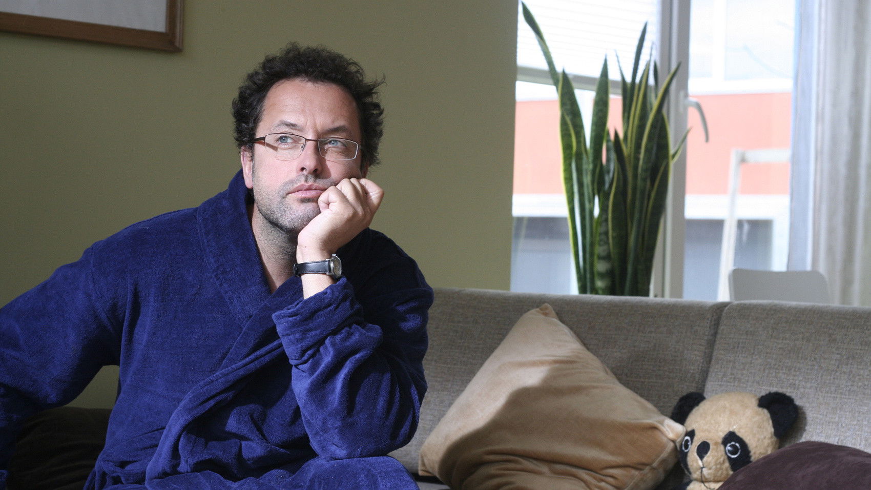 Frankie Is a Womanizer Background