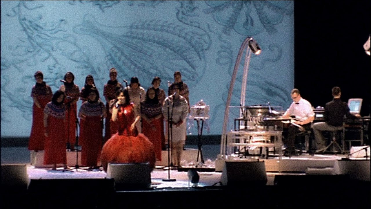 Björk: Vespertine Live at the Royal Opera House Background