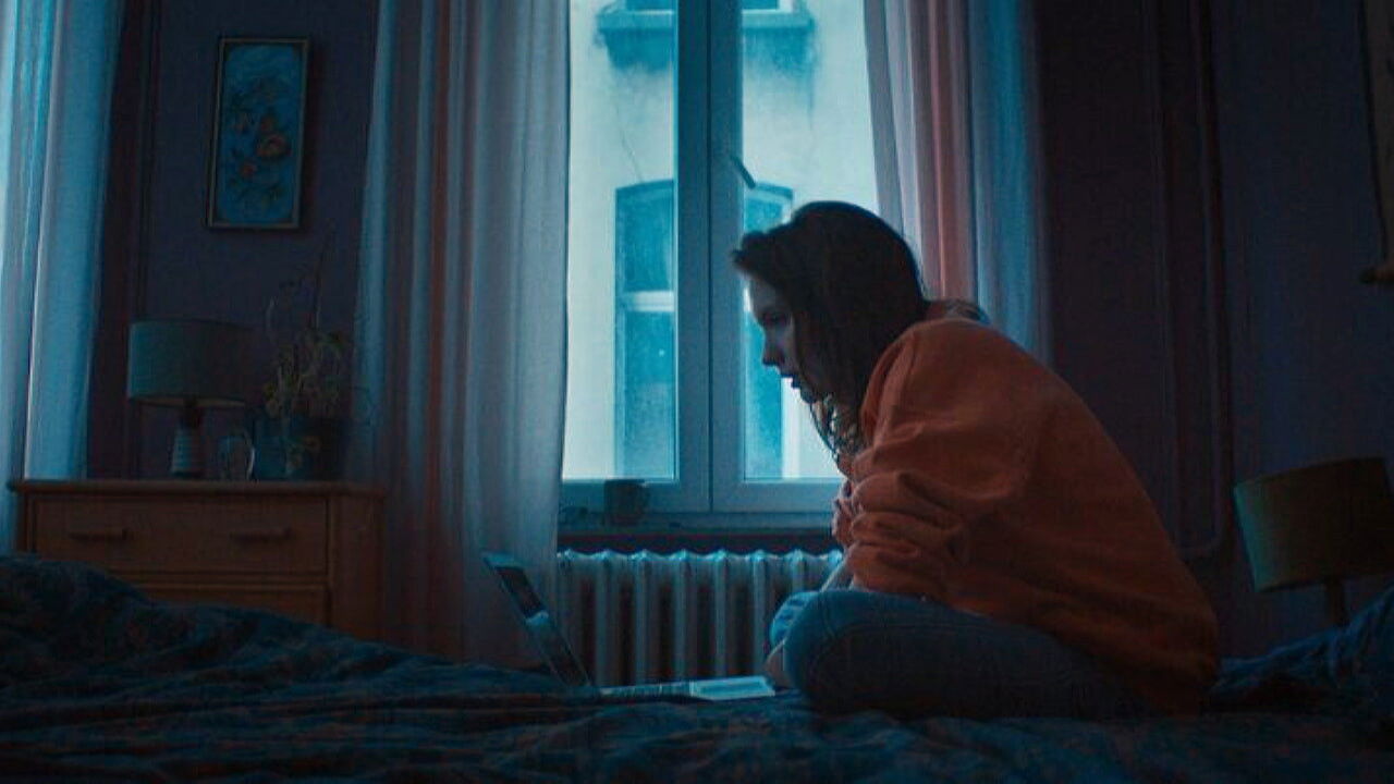 La Maison Background