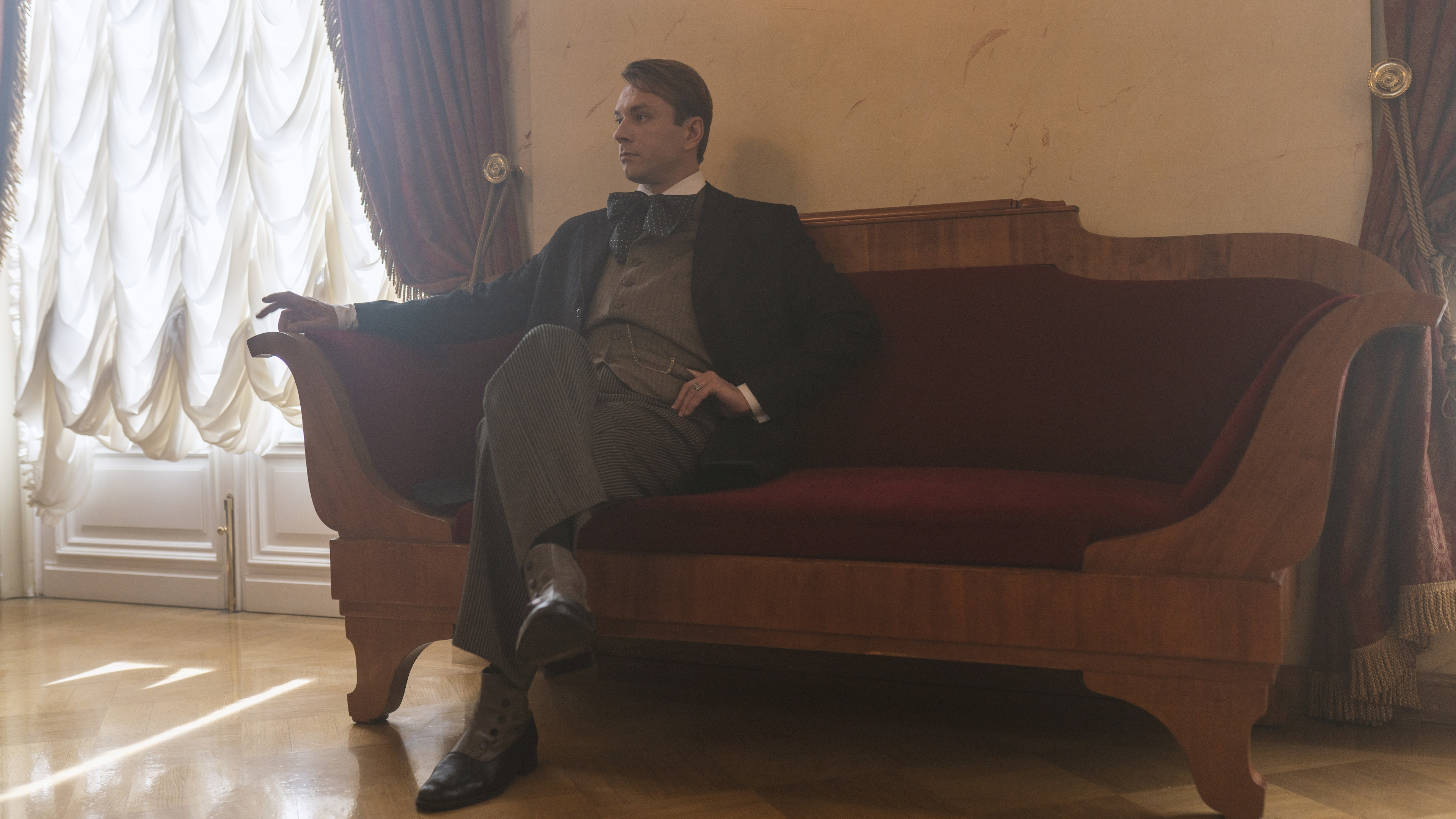 Chaliapin Background