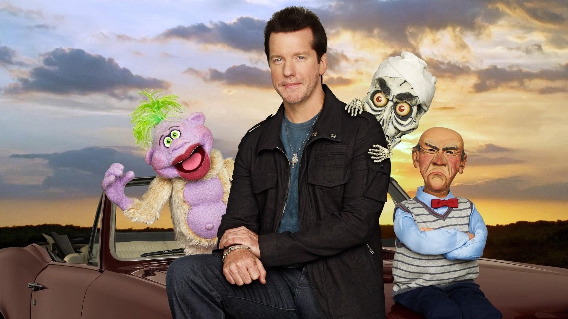 Jeff Dunham: Spark of Insanity Background