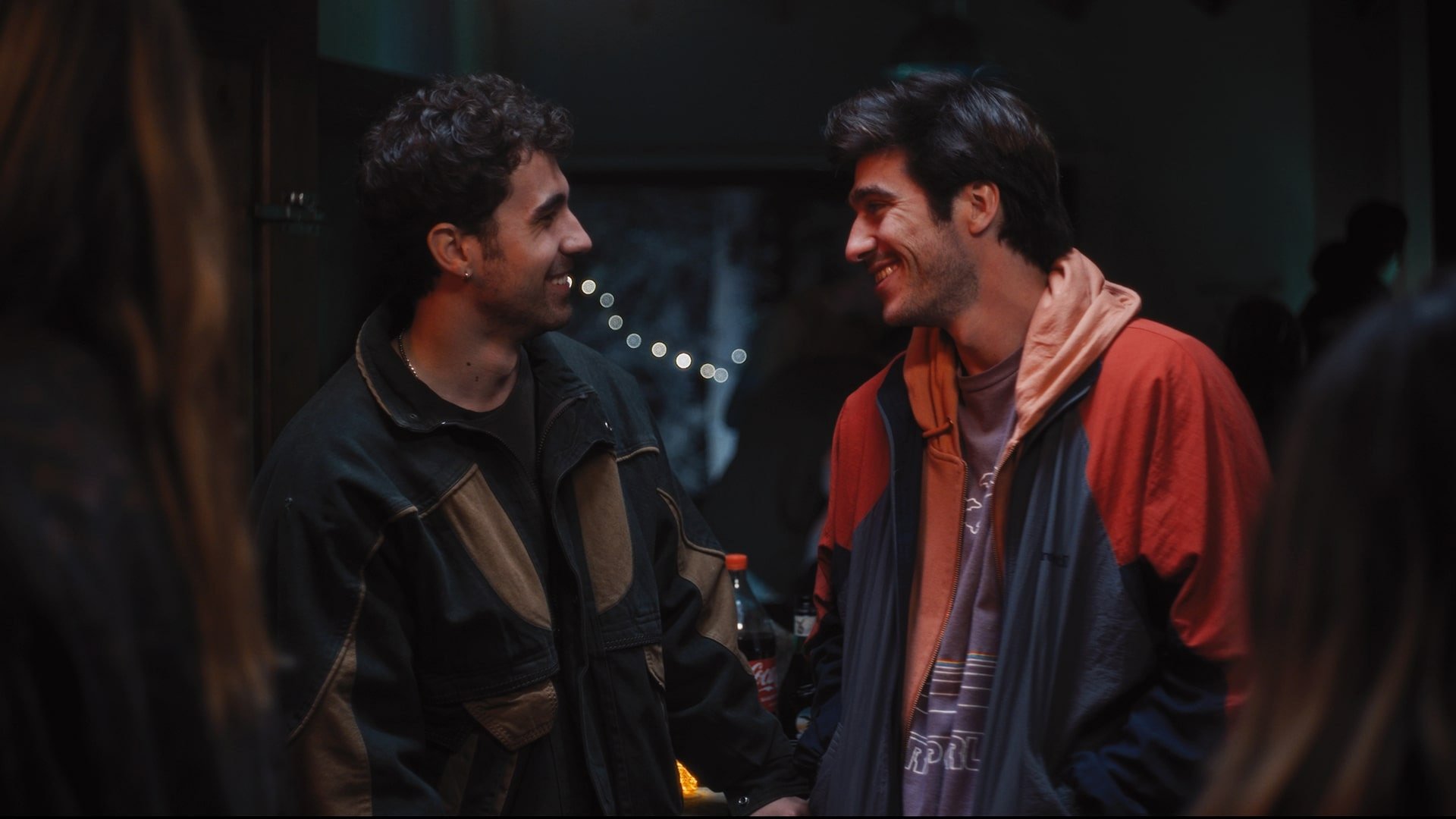 Los amantes astronautas Background