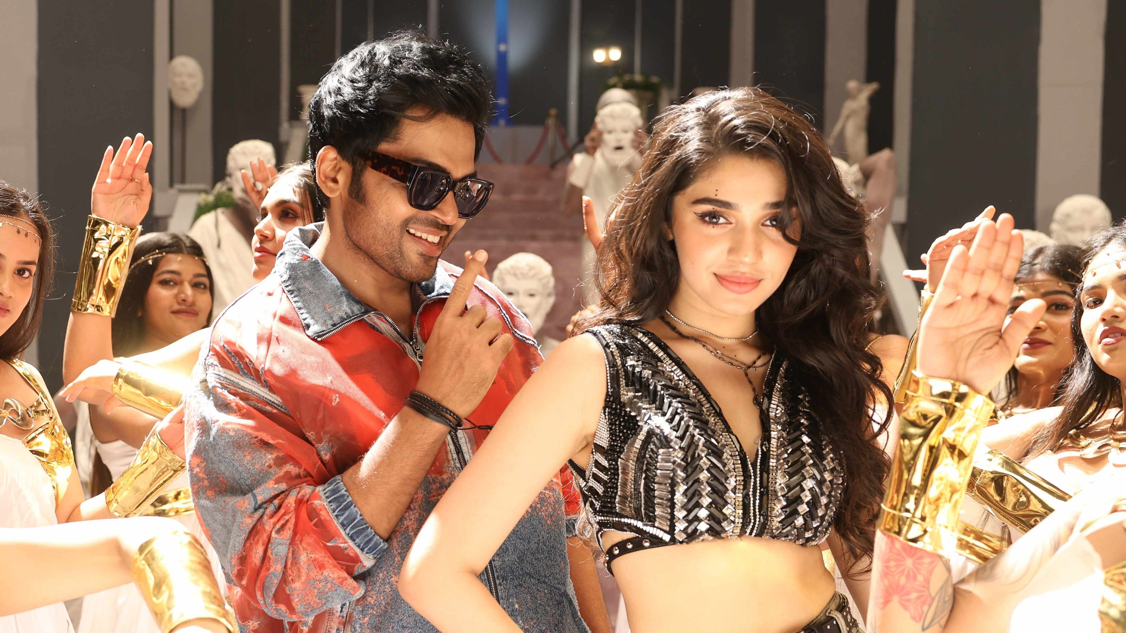 Vaa Vaathiyaar Background