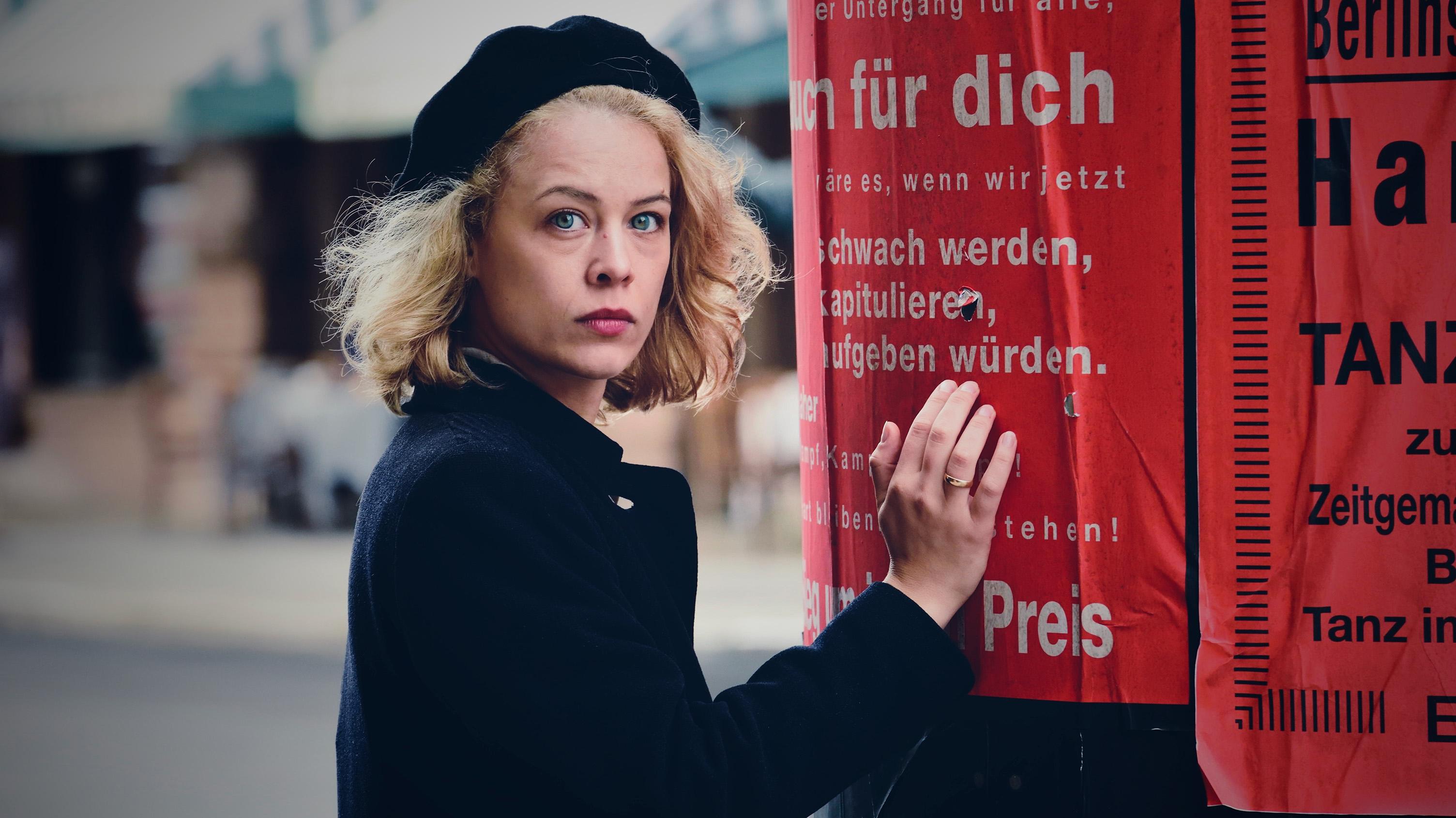 Stella. A Life. Background