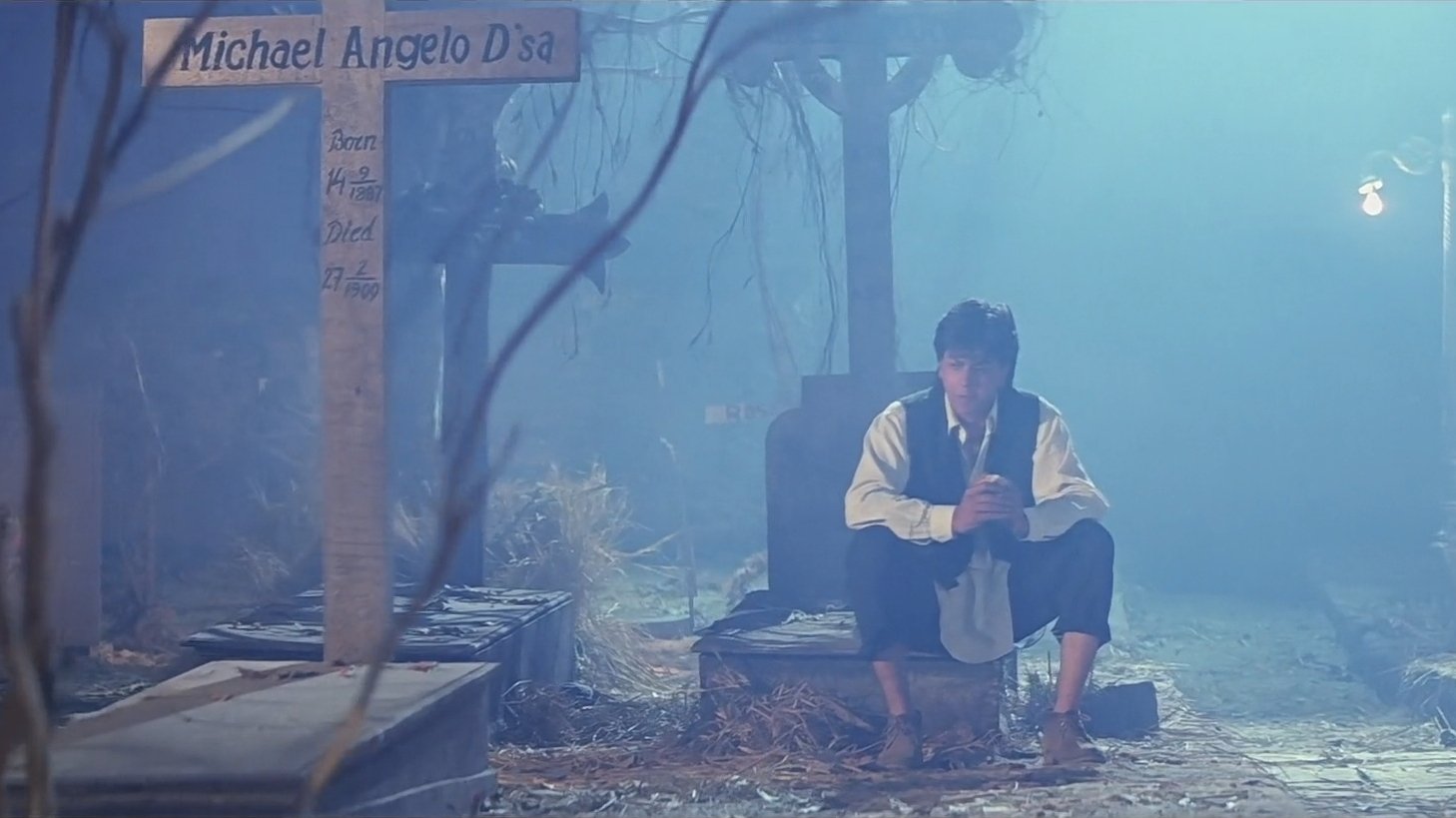 Chamatkar Background