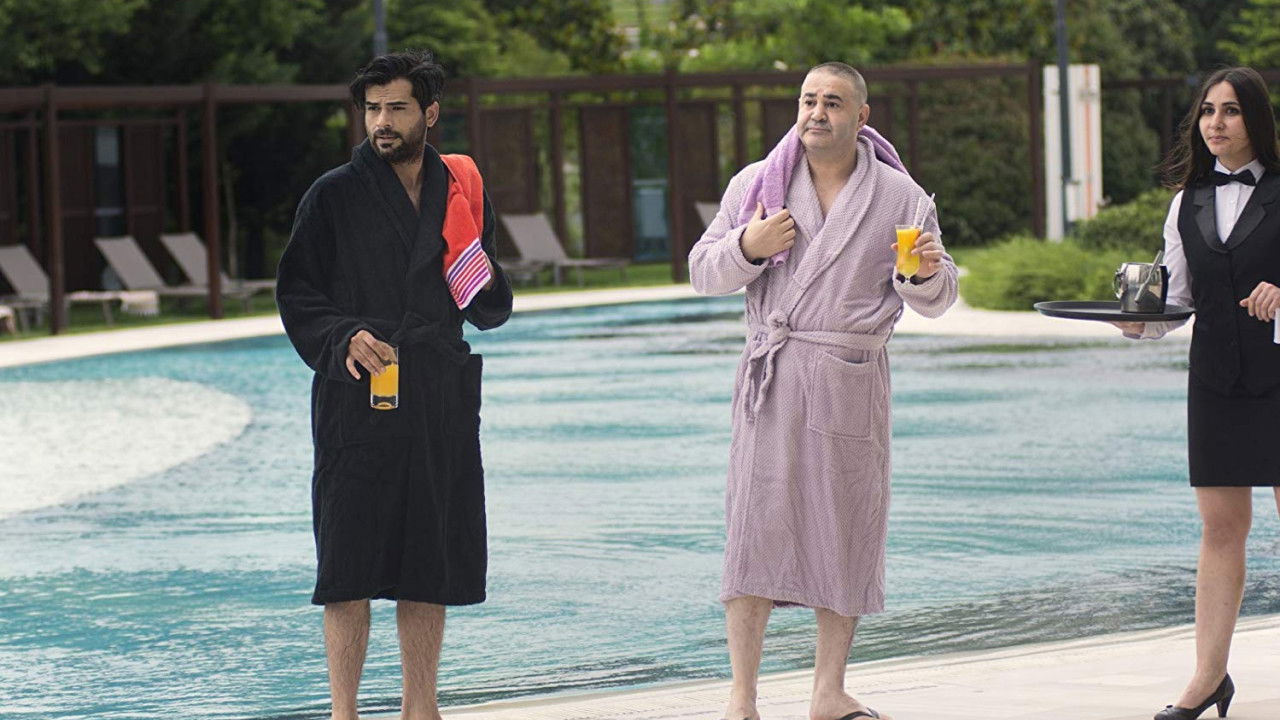 Yalan Dolan Background