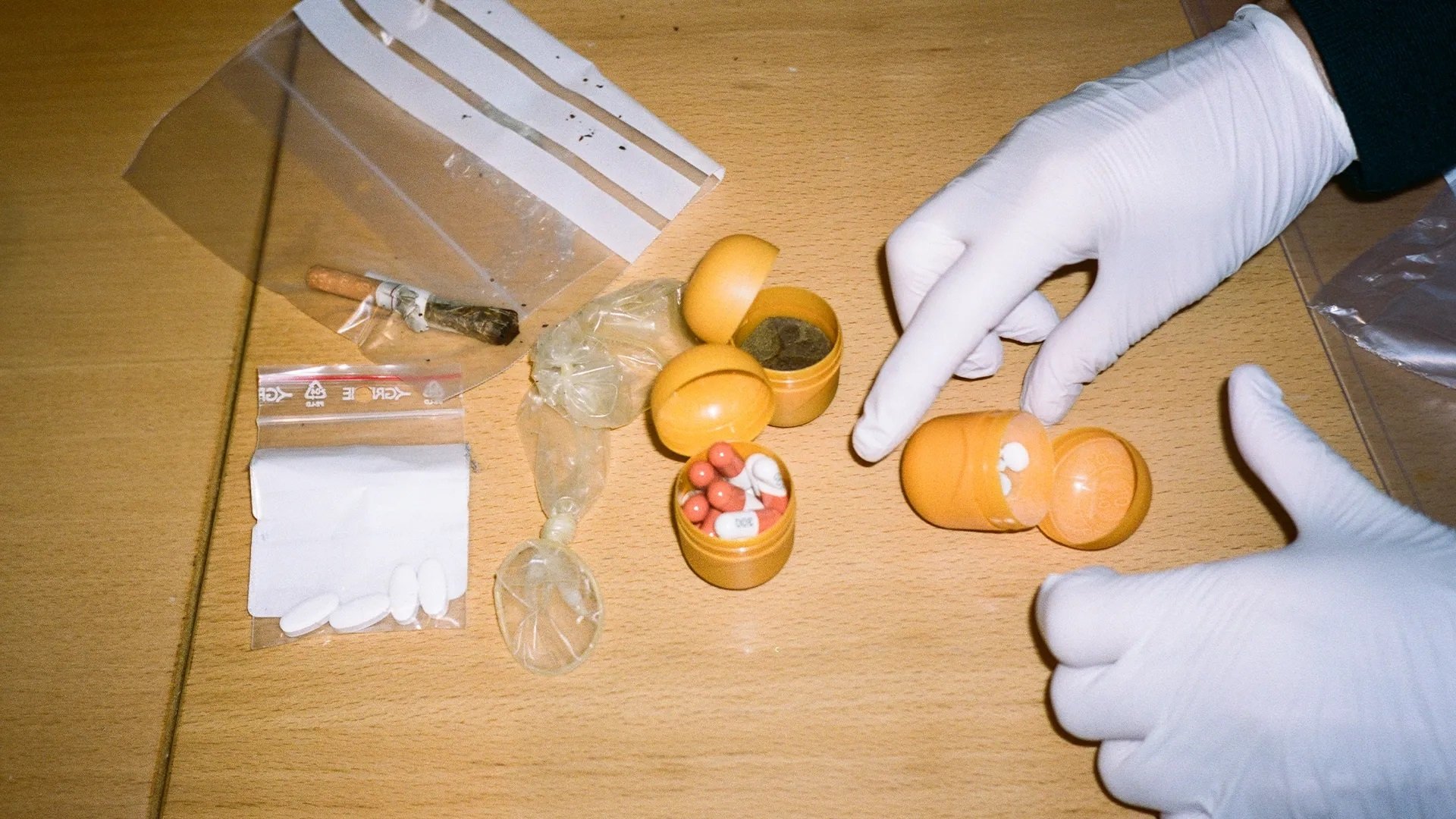 Kvindefængslet Background