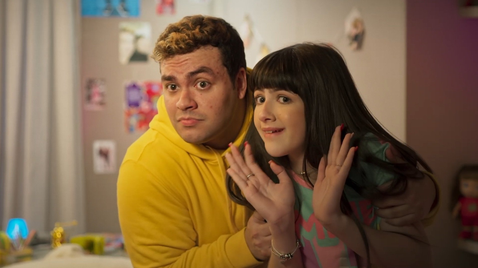 Luccas Neto in: Magic Hotel 2 Background