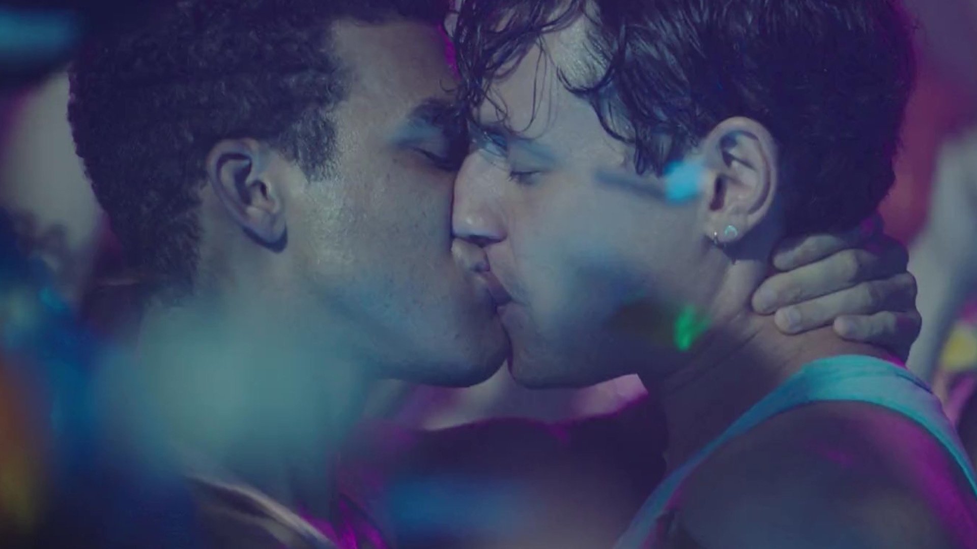 Midnight Kiss Background