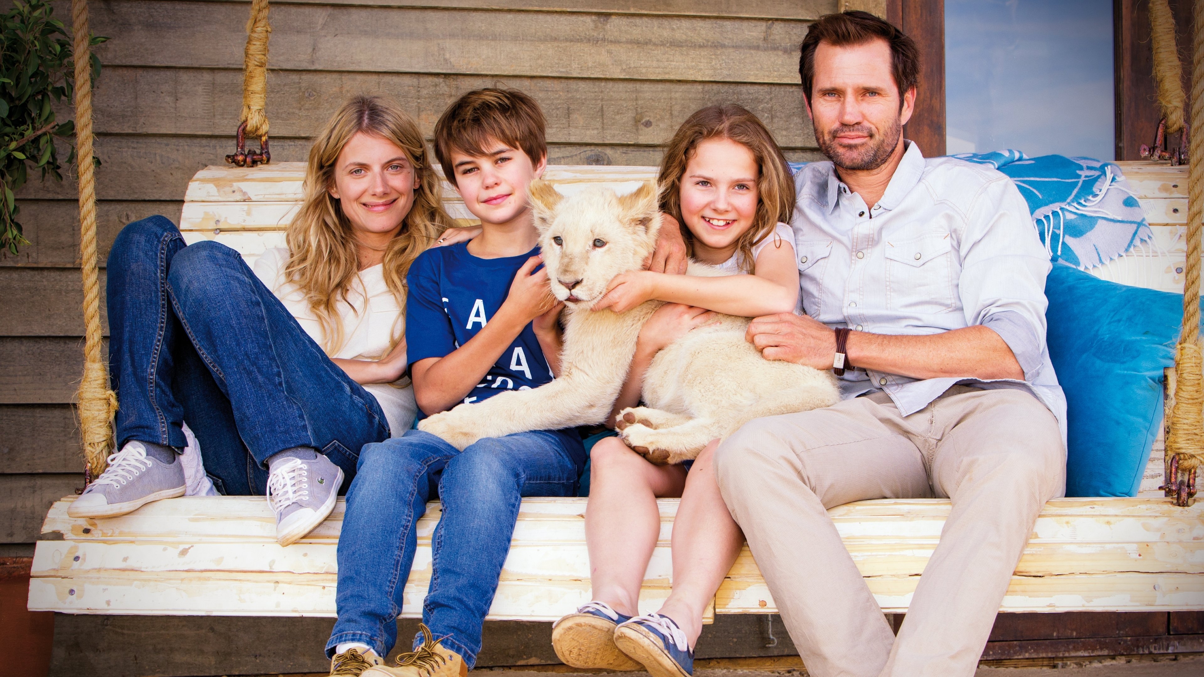 Mia and the White Lion Background