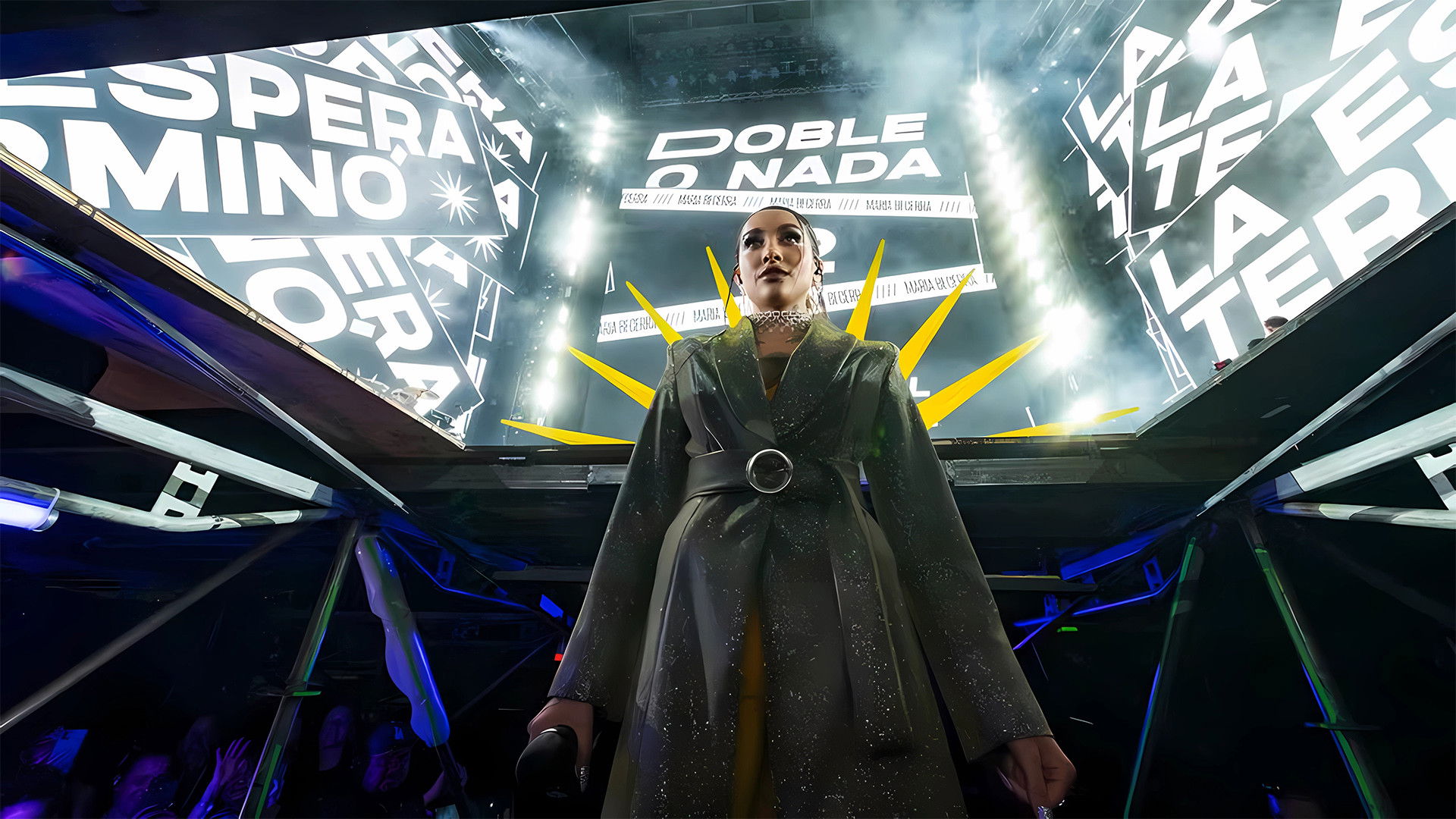 Maria Becerra en vivo: River Background