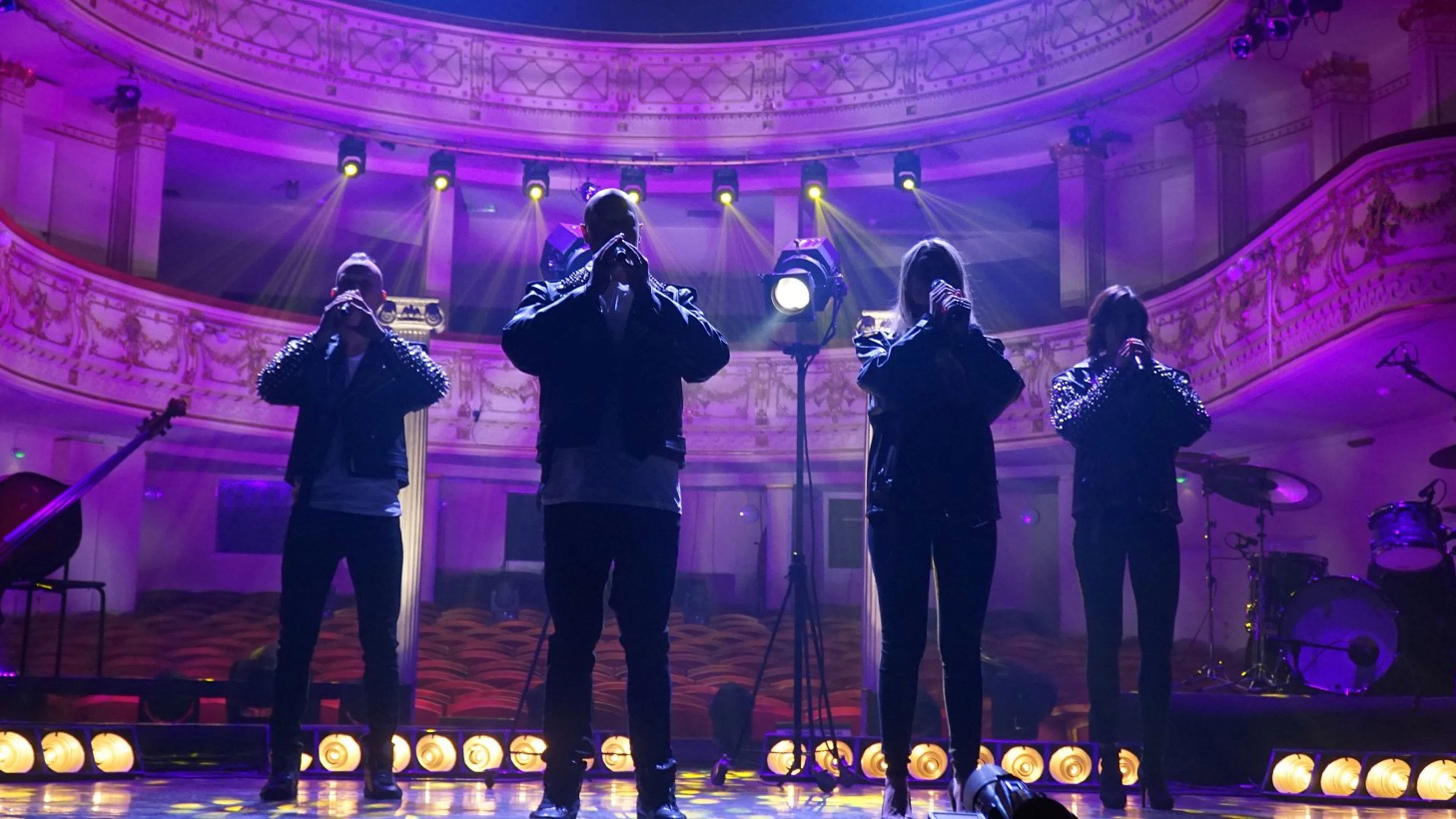 Nästan unplugged Background