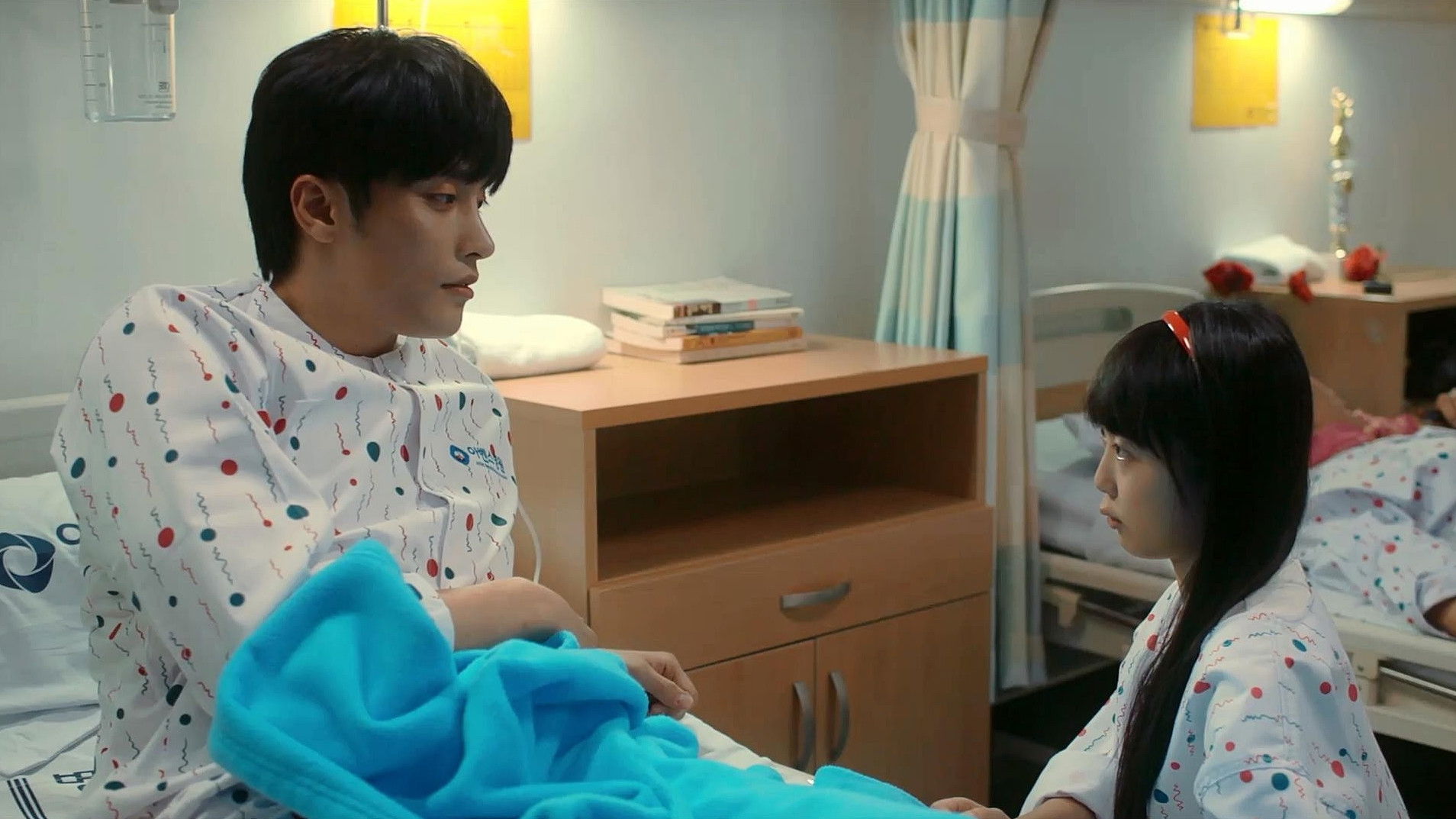 6 Persons Room Background