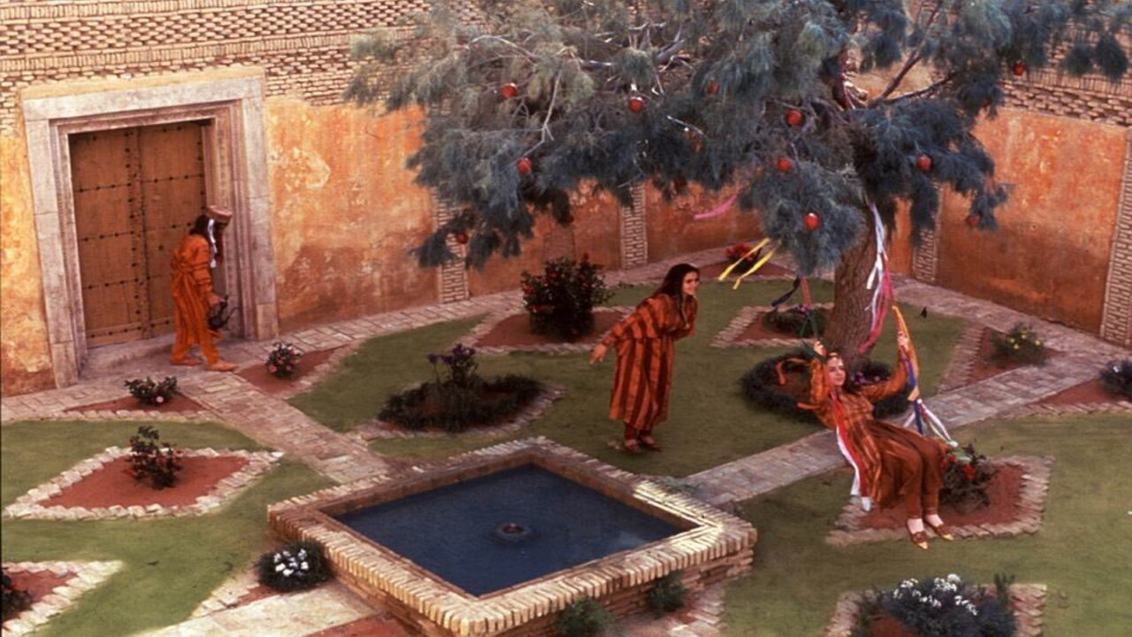 The Dove's Lost Necklace Background