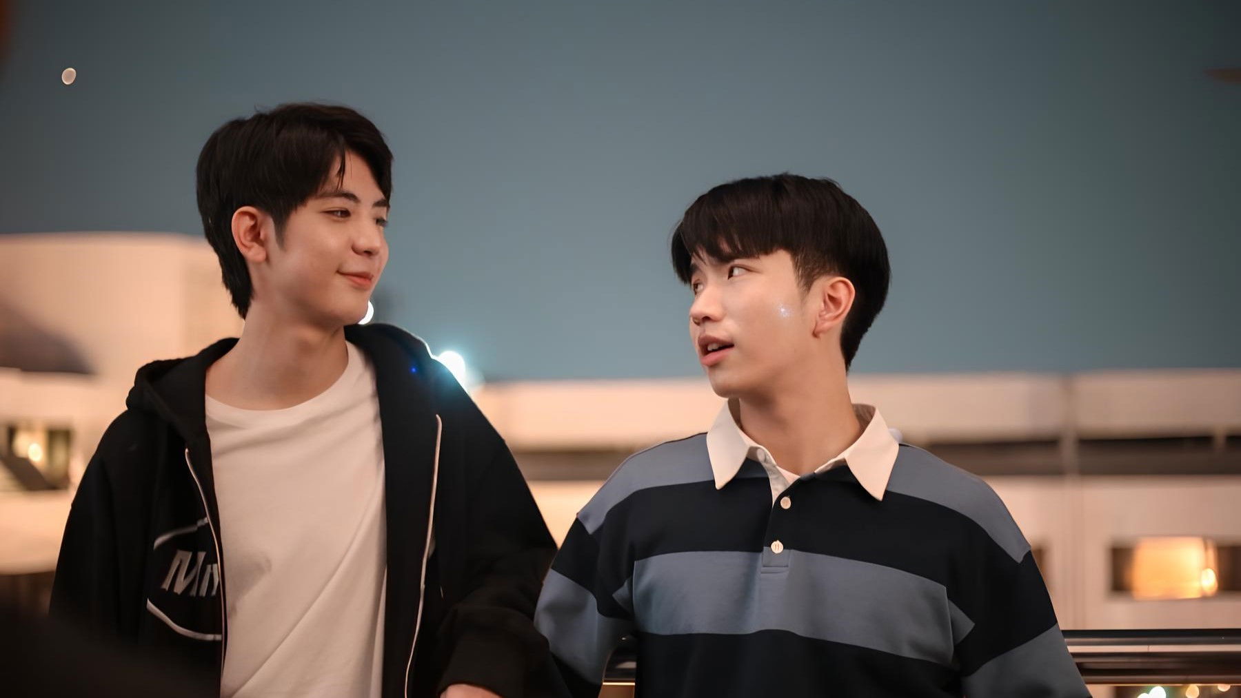 MuTeLuv: "Hi" by My Luck Background