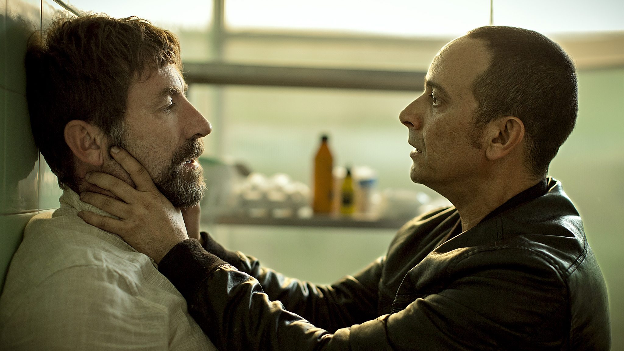 Tarde para la ira Background