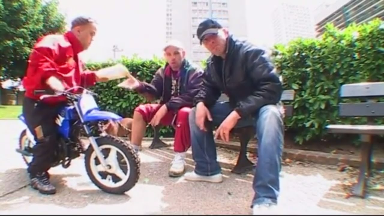 Kaïra Shopping Background