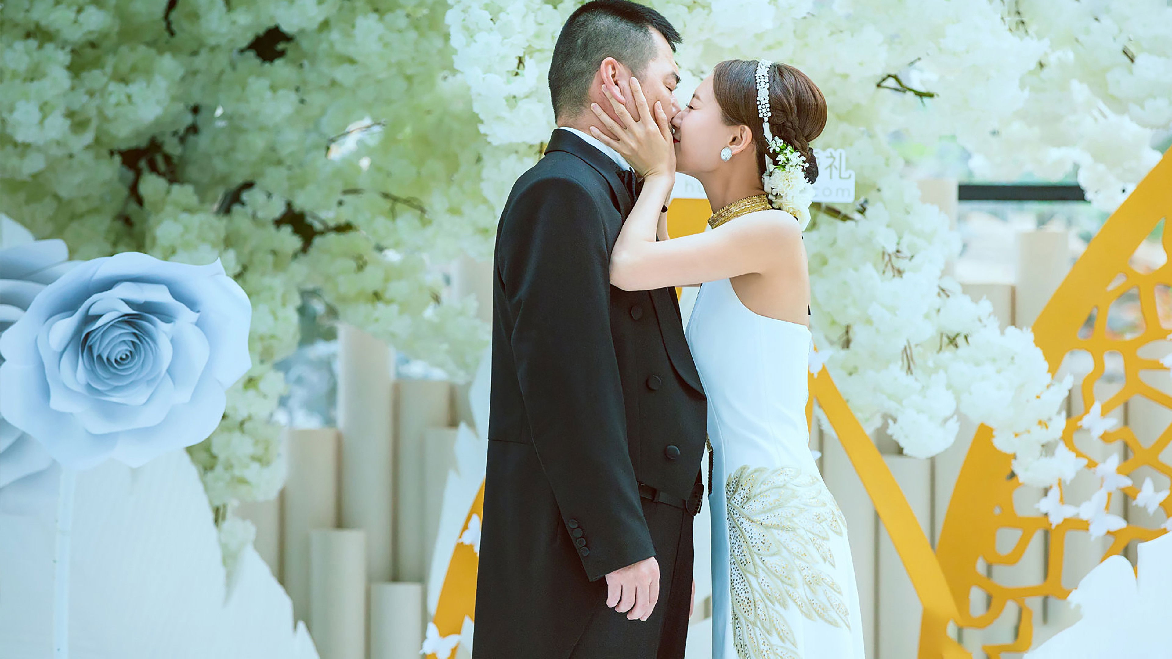 Don't Think Twice, Love's All Right Background