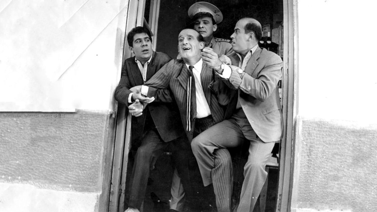 Eftyhos... trellathika! Background