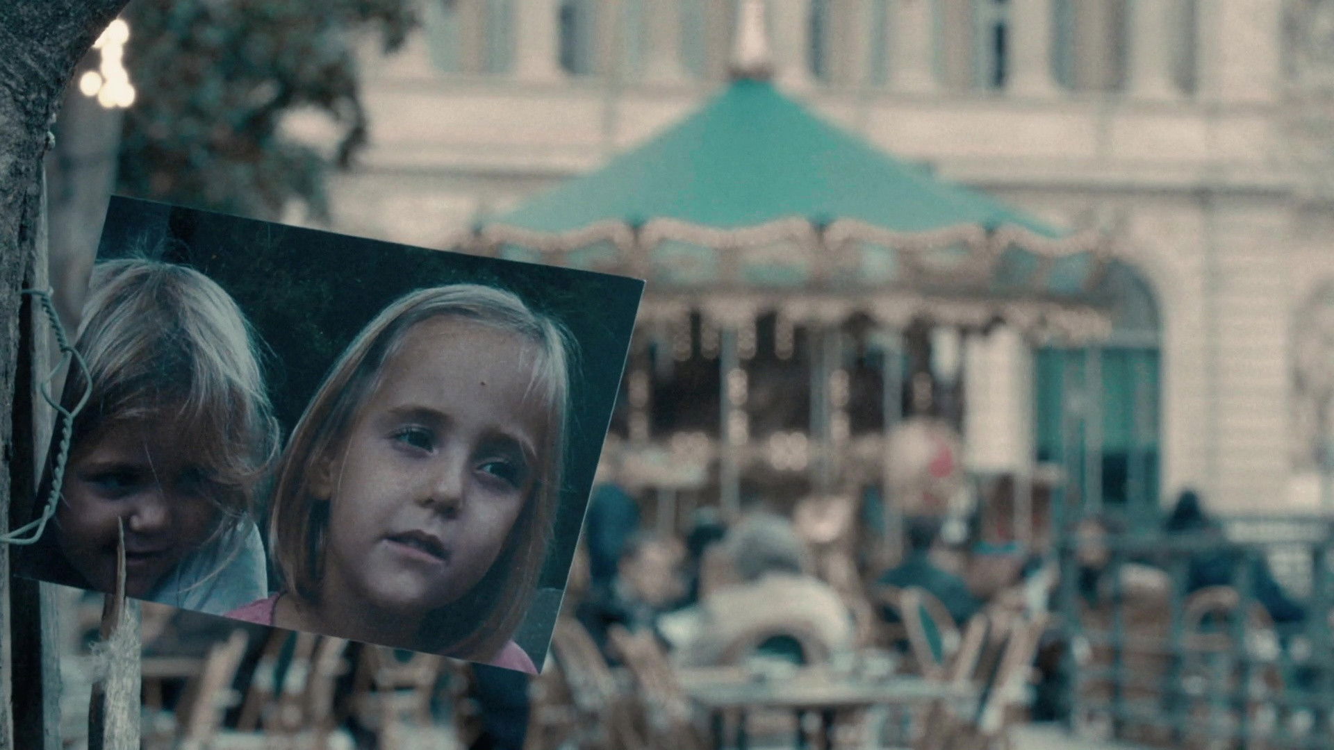 Il mistero delle gemelline scomparse Background