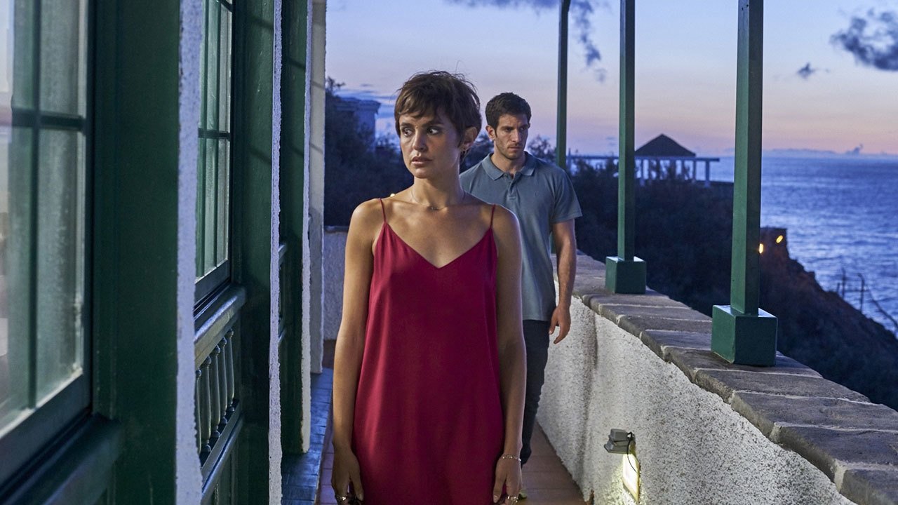 La niebla y la doncella Background