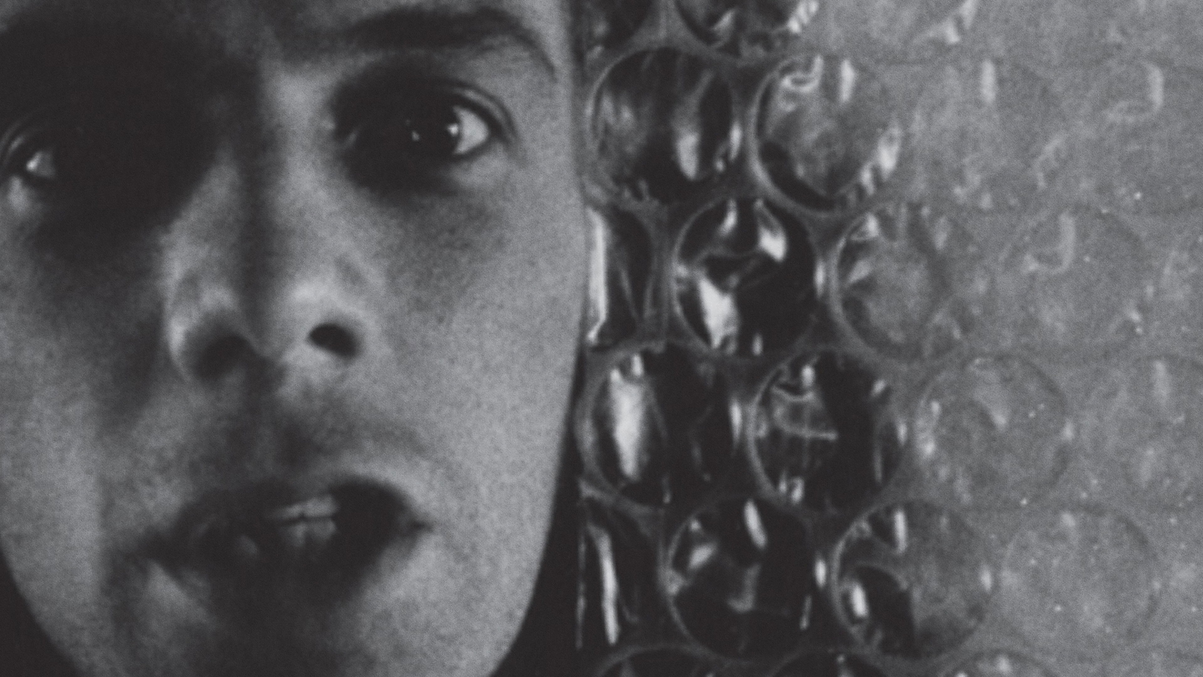 Lágrima Pantera: A Míssil Background