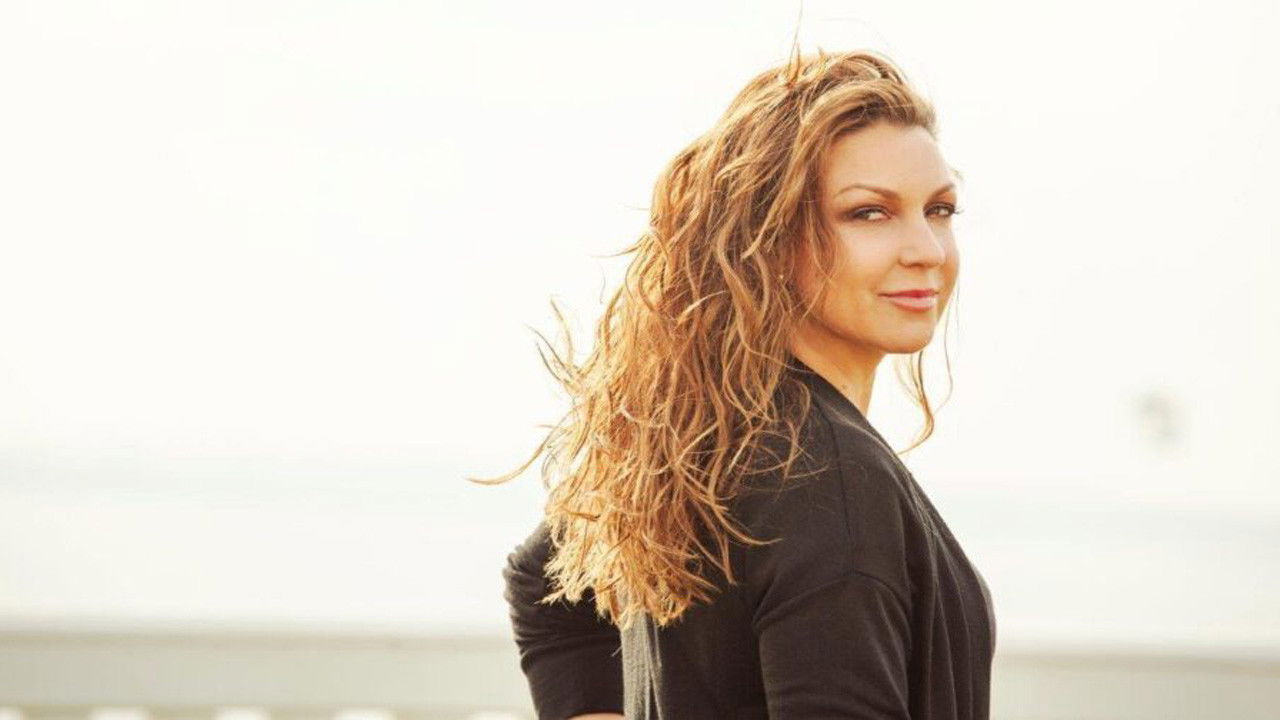 Niña Pastori: No Hay Quinto Malo Background