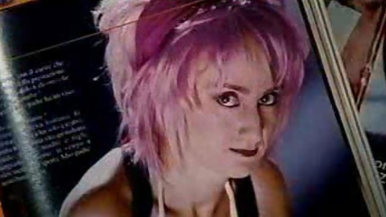 Ravanello pallido Background