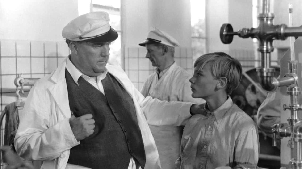 Ta' Pelle med Background