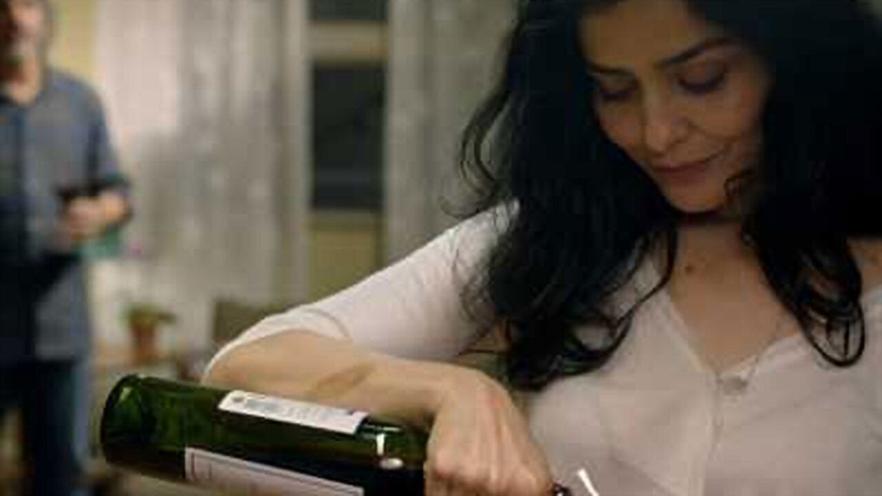 Happy Hour: Verdades e Consequências Background