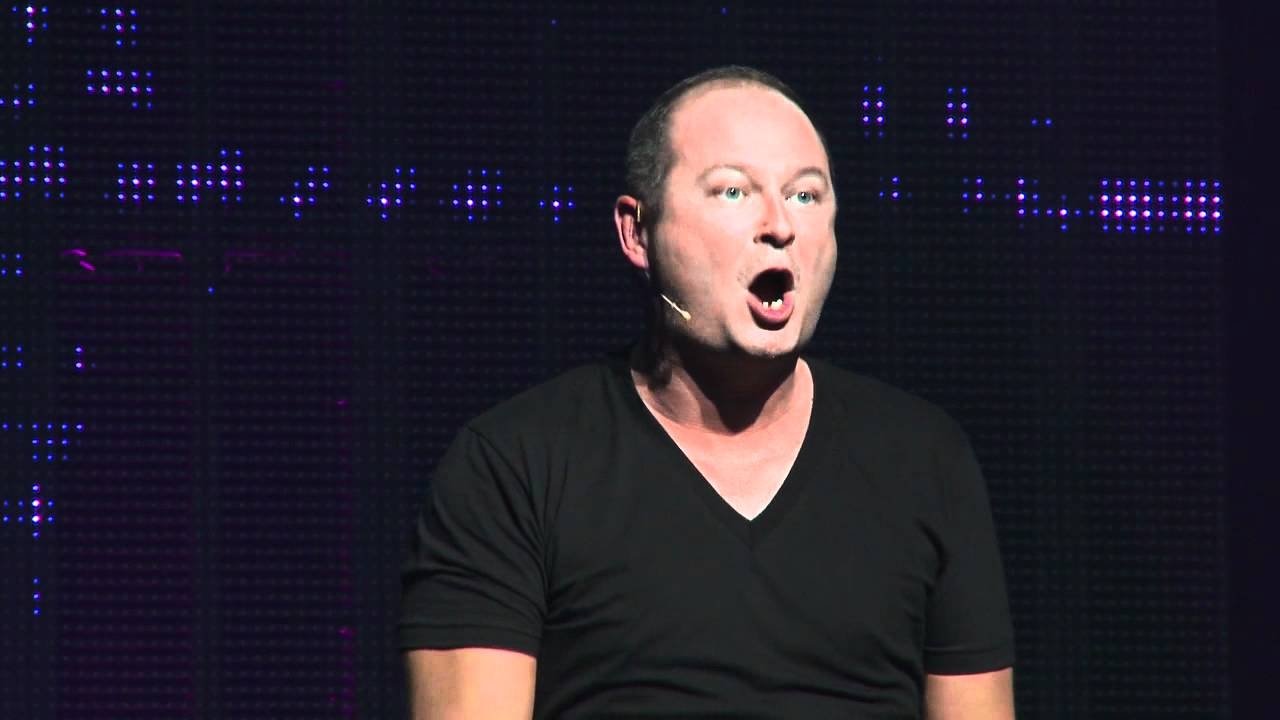 Cauet sur scène Background