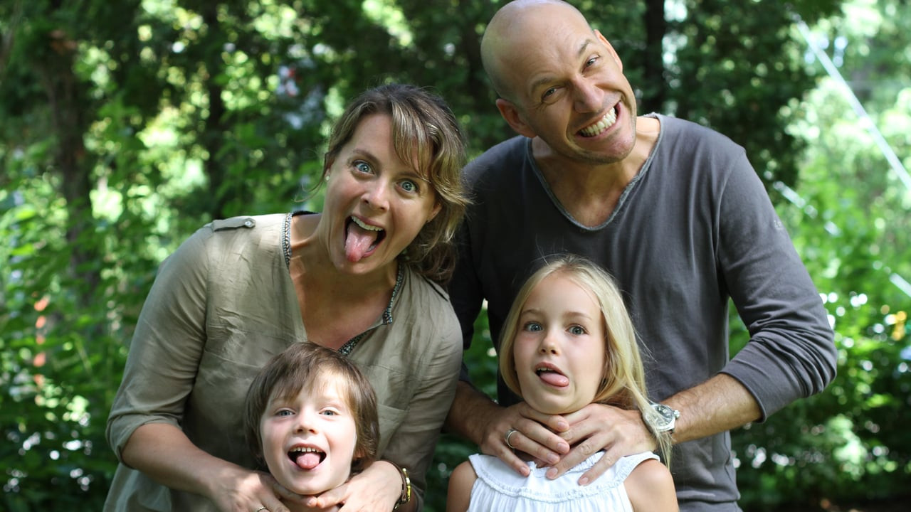 Les Beaux Malaises Background