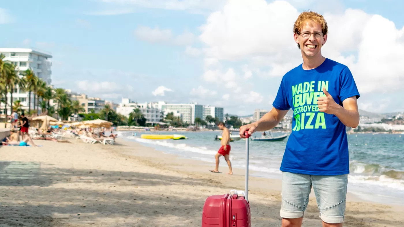 Jordy doet Ibiza Background