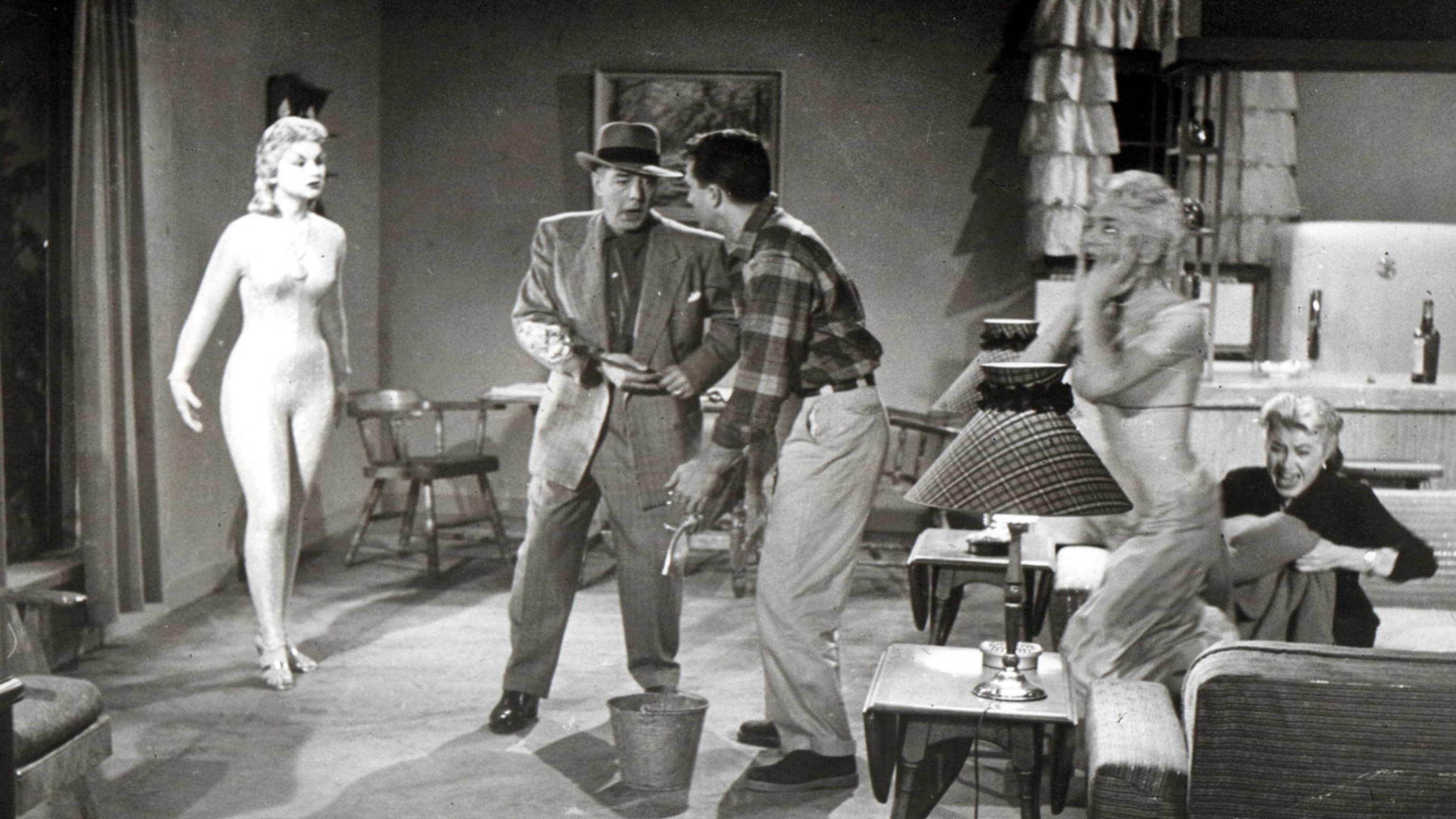 The Astounding She-Monster Background